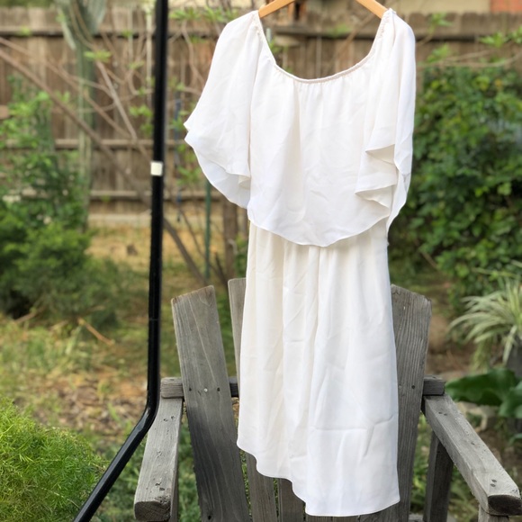 ❌SOLD TO THEREALREAL🚫 Alice + Olivia silk dress - Picture 2 of 6